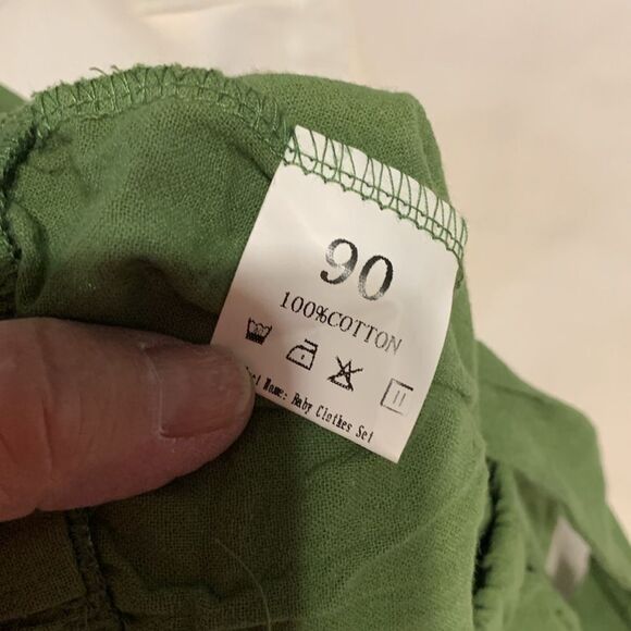 Size 90/2T (see photo sizing) baby boy jumper and white shirt. - Picture 6 of 12